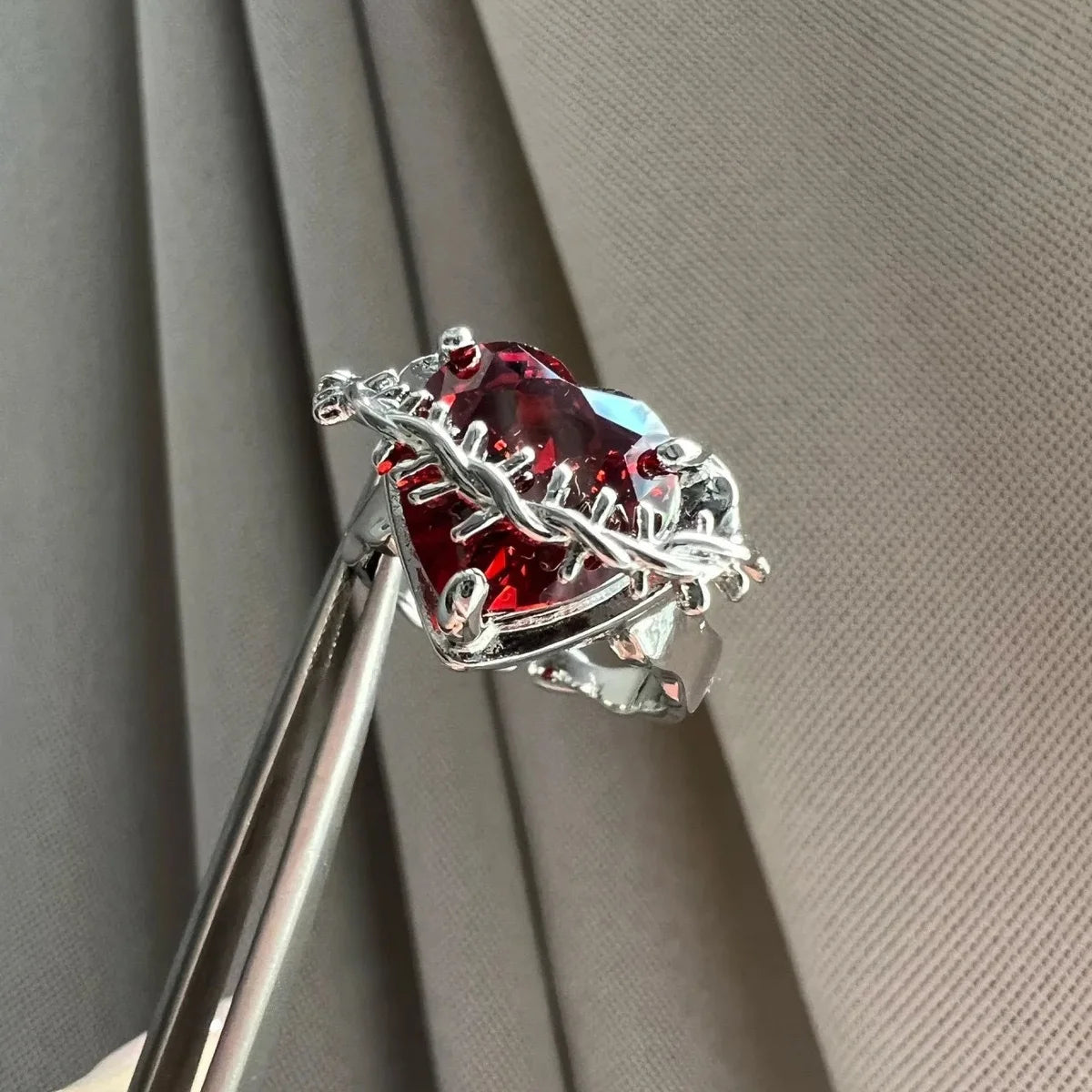 Goth Red Crystal Heart Irregular Ring Punk Adjustable Thorn Love Dark Finger Rings