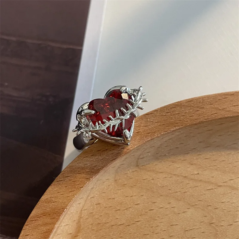 Goth Red Crystal Heart Irregular Ring Punk Adjustable Thorn Love Dark Finger Rings