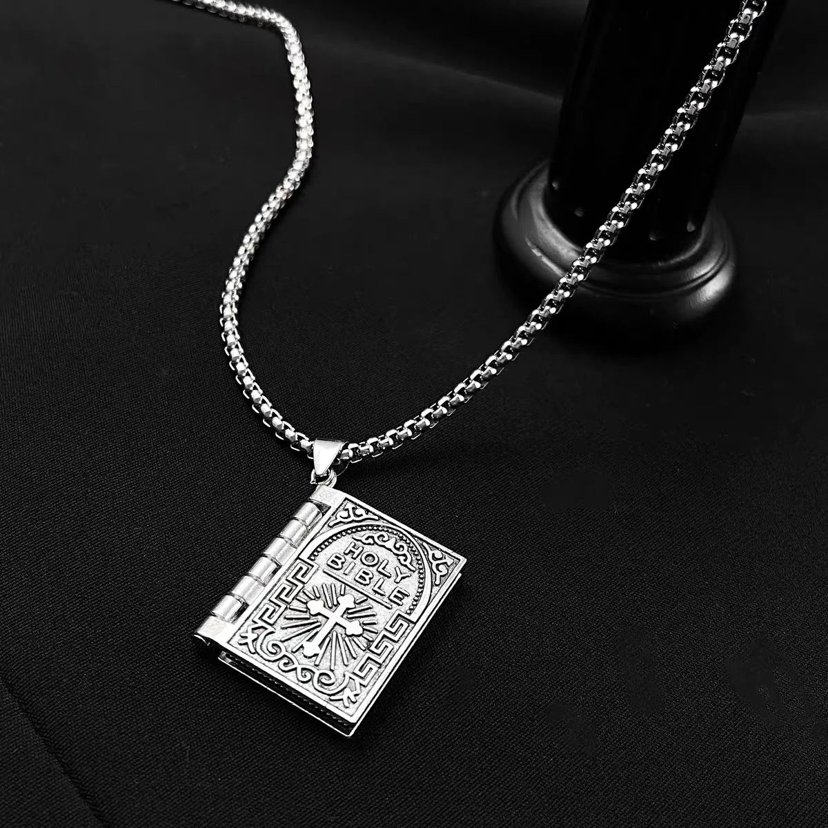 Gothic Style Religious Bible Necklace Alloy Steel Vintage Flipped Bible