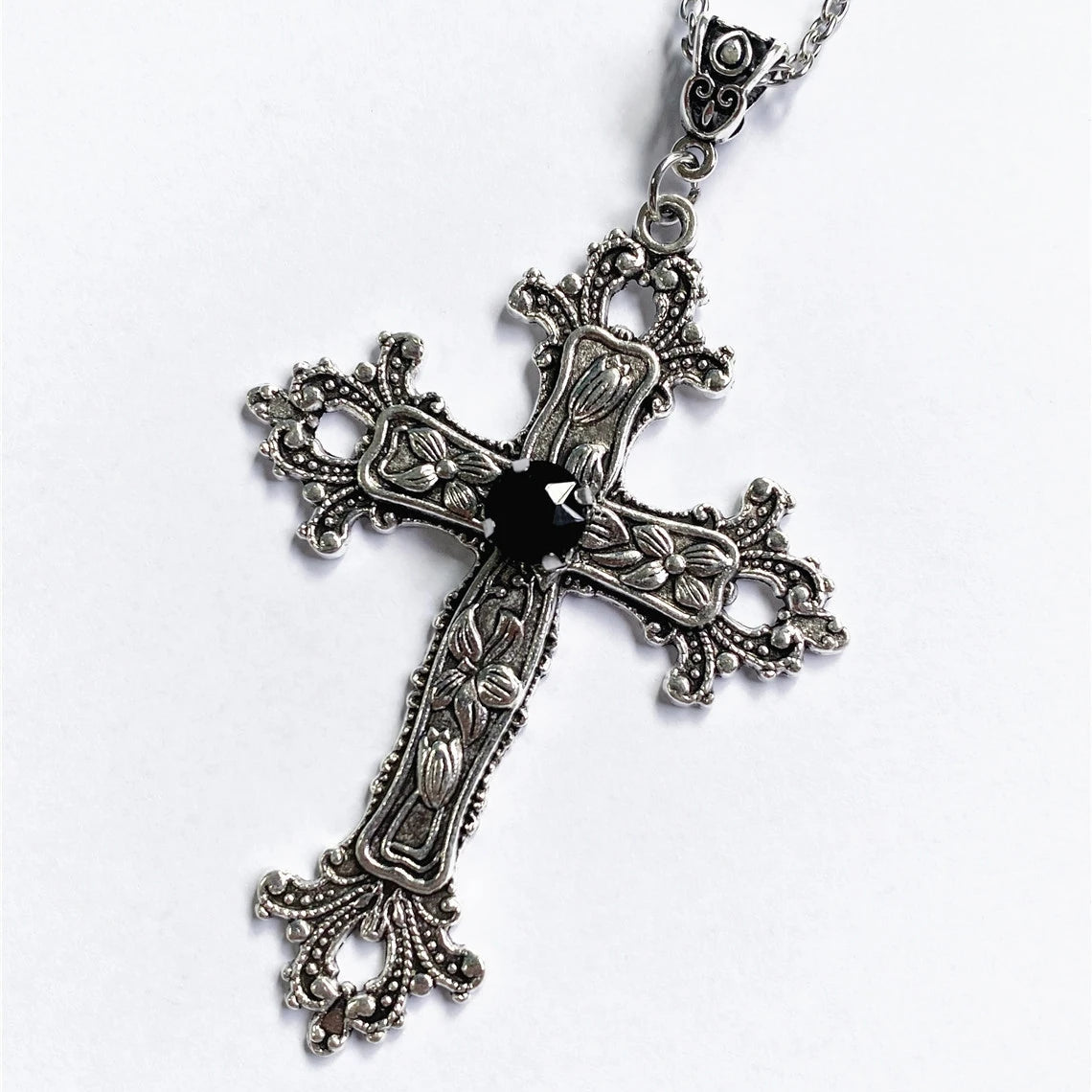 Y2K Punk Crystal Big Cross Pendant Necklaces for Women Men Gothic Irregular Cross Clavicle Chain Necklaces Jewelry