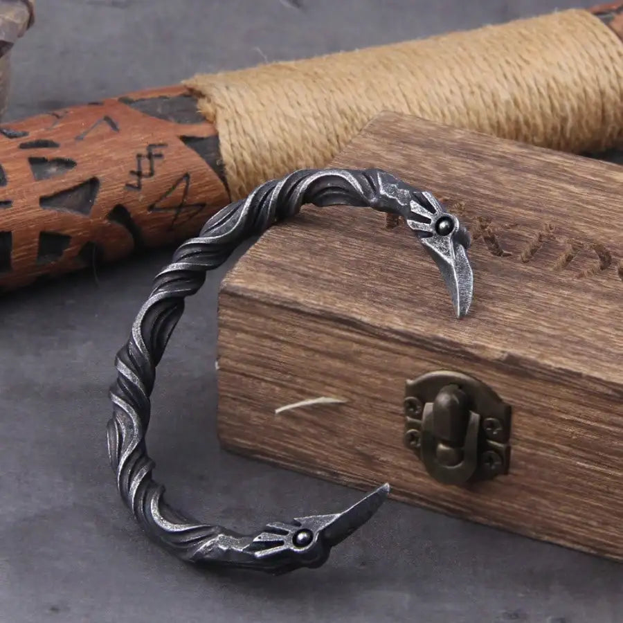 Retro Classic Creative Sword Shaped Bracelets Exquisite
