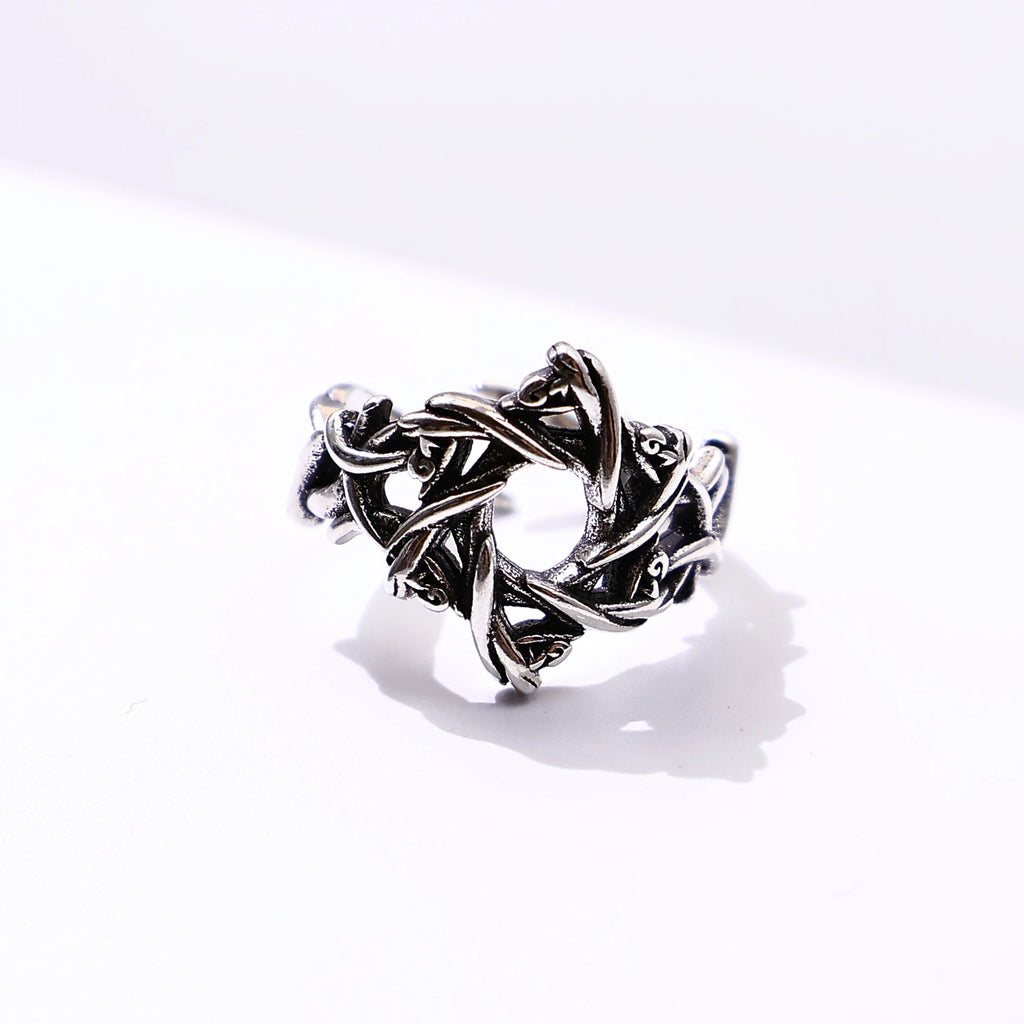 Retro Thorny Vines Star Adjustable Open Ring
